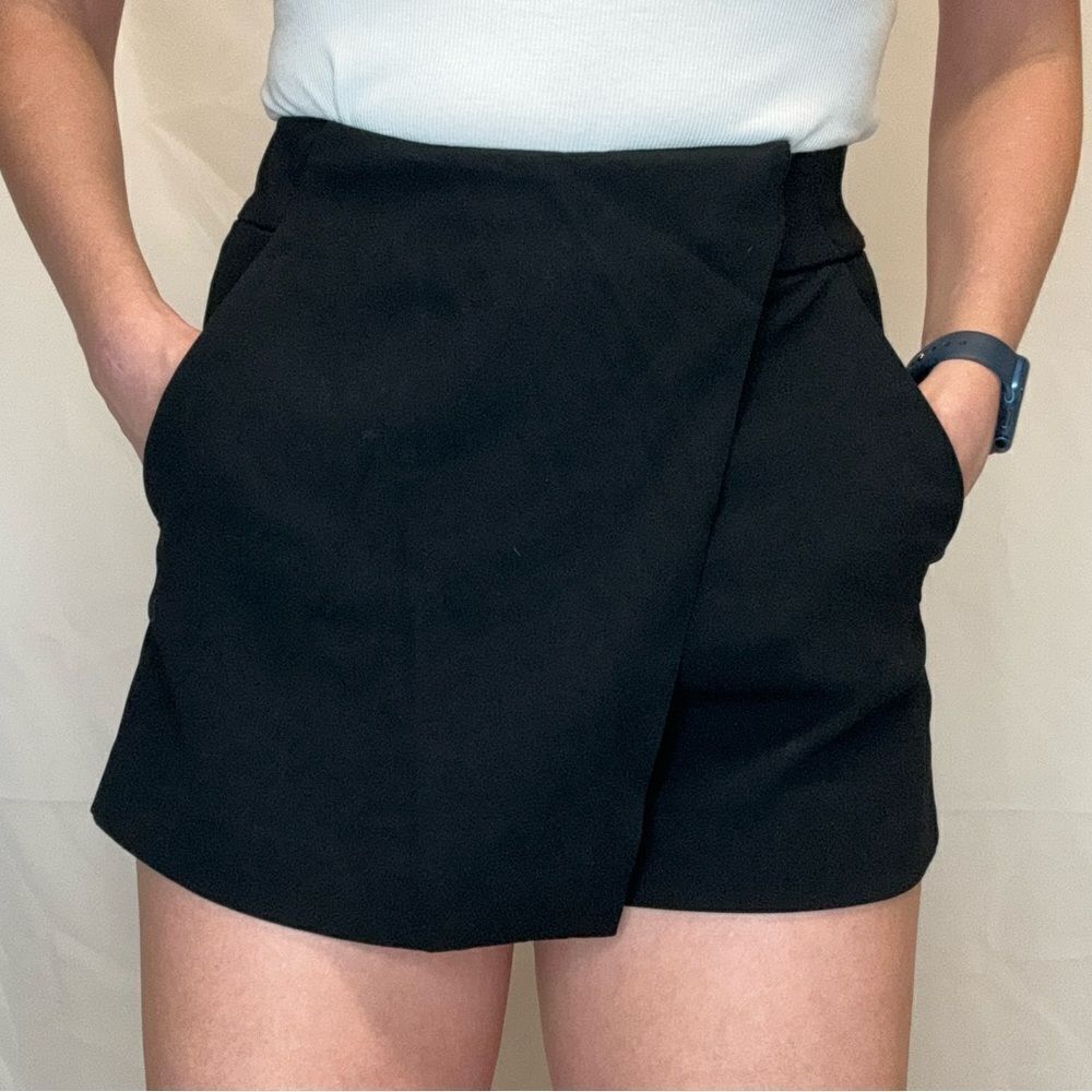 Babaton • Women's Black Wrap Front Skort Shorts Pockets Short Mini 2 High Waist